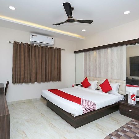 Oyo 15861 Hotel Shivganga Comfort Zone Rāipur Exterior foto